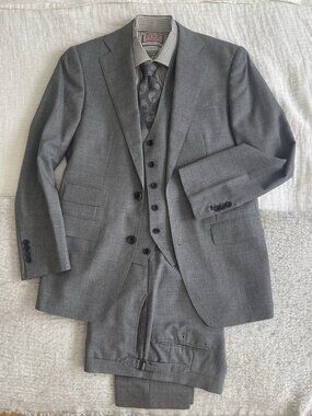 Thom Sweeney Savile Row 3-Piece Gray Wool Suit 38R Very Good Condition $3,265